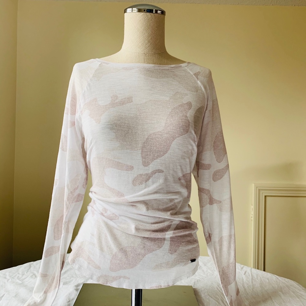 Hollister women’s long sleeve tee